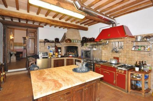 Castello Di Tocchi Villa Sleeps 27 Pool Air Con
