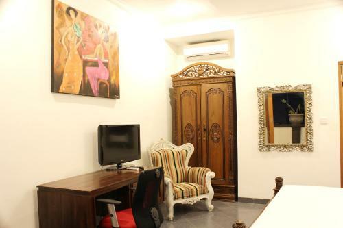 Hostal Ayu Guest House