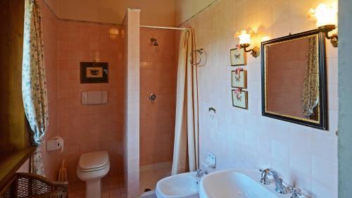 Villa Hostal De Todi 12