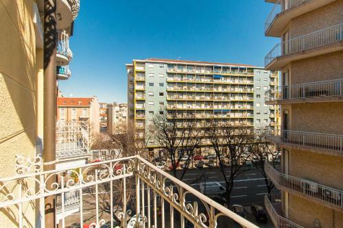 Pozzo Strada Bright Apartment - With Balconies