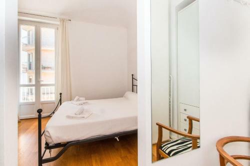 Pozzo Strada Bright Apartment - With Balconies
