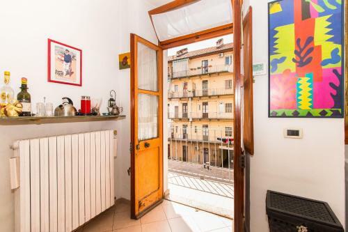 Vanchiglietta Roomy Apartment