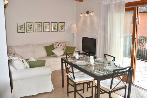 Apartment Bardino With Pool And Lake View