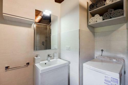 Torreorsina Holiday Home Sleeps 4 With Air Con