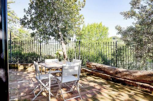 Torreorsina Holiday Home Sleeps 4 With Air Con