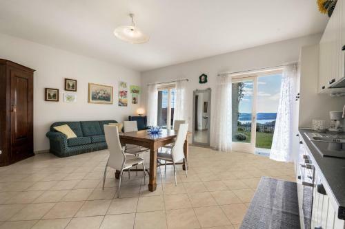 Apartment Loretta In Villa Fiore