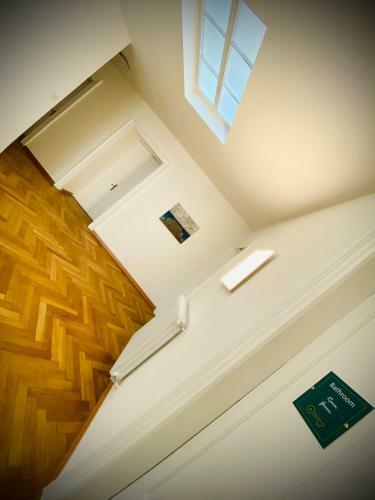 Hostal Crops City Stay
