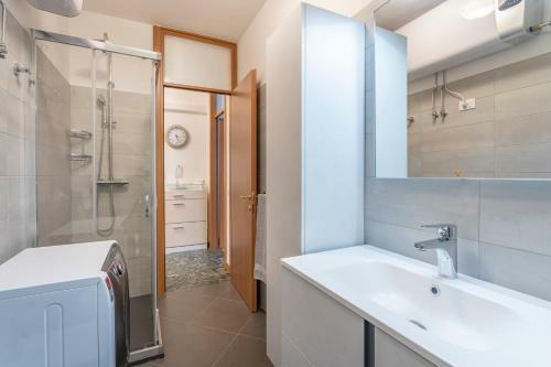 Udine Palazzo D'aronco Modern Apartment