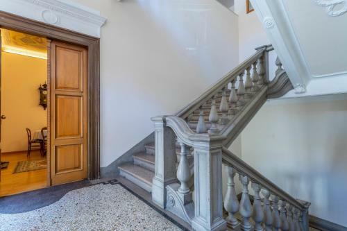 Apartamento Castello & Piazza Della Libert� Olimpia Elegant Flat