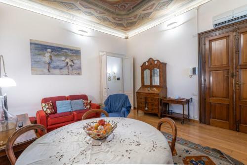 Apartamento Castello & Piazza Della Libert� Olimpia Elegant Flat