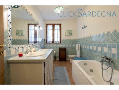 Alghero, Villa Josephine With Spectacular Swimming Pool, For 8 Guests