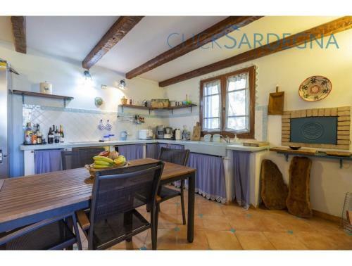 Alghero, Villa Josephine With Spectacular Swimming Pool, For 8 Guests