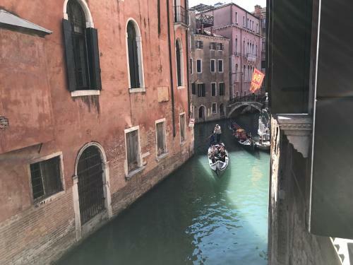 Hostal Luxury Venetian Rooms