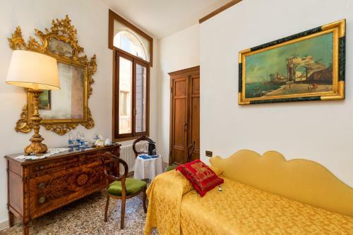 Hostal Luxury Venetian Rooms