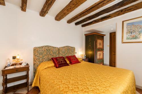 Hostal Luxury Venetian Rooms