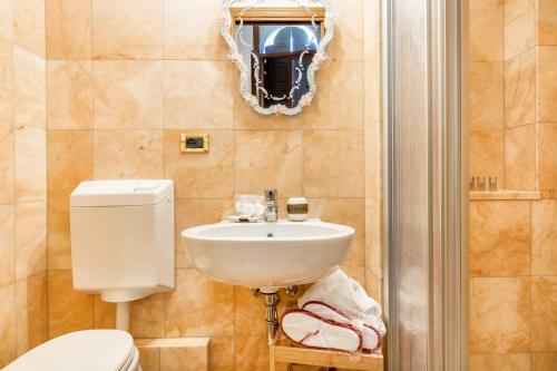 Hostal Luxury Venetian Rooms