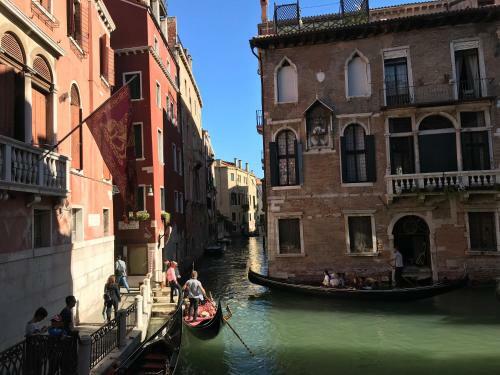 Hostal Luxury Venetian Rooms