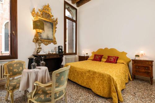 Hostal Luxury Venetian Rooms