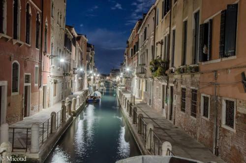 Hostal Luxury Venetian Rooms