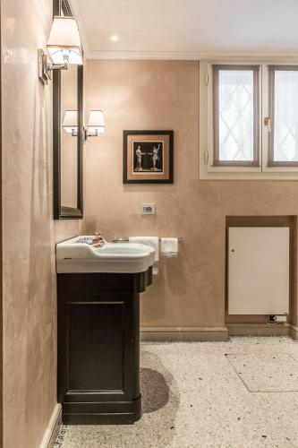 Ca' Dell'opera Luxury Apartment With Terrace