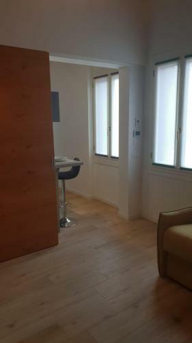 Snc1018 Modern Boutique Apartment