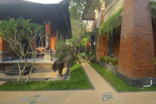 Hostal Tirta Ening Agung Hotel