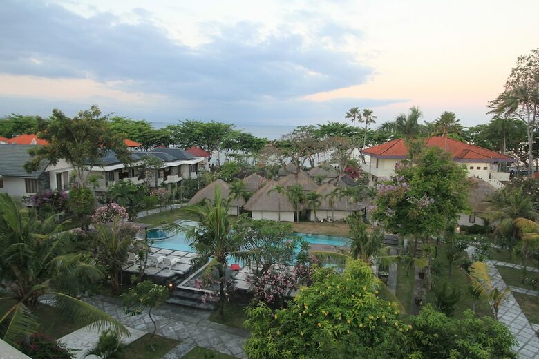 Hotel Alit Beach Resort And Villas