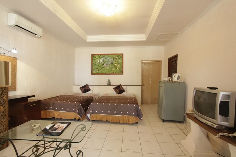 Hotel Alit Beach Resort And Villas