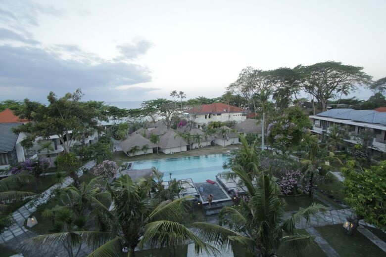 Hotel Alit Beach Resort And Villas