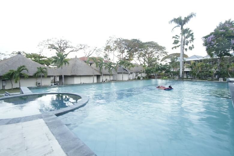Hotel Alit Beach Resort And Villas