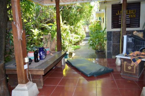 Jambu Inn