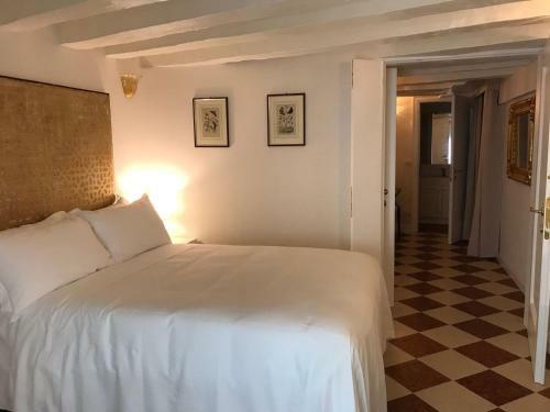 Hostal Suites Alla Maddalena
