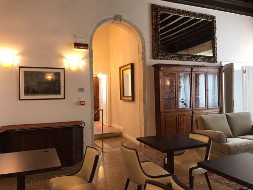 Hostal Suites Alla Maddalena