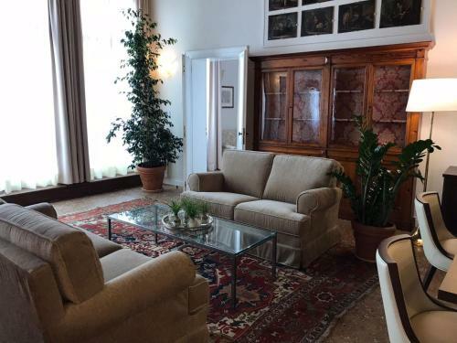 Hostal Suites Alla Maddalena