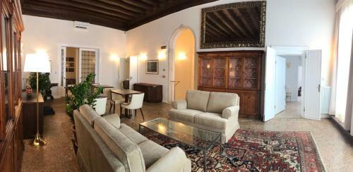 Hostal Suites Alla Maddalena