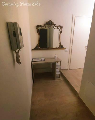 Hostal Dreaming Piazza Erbe Rooms