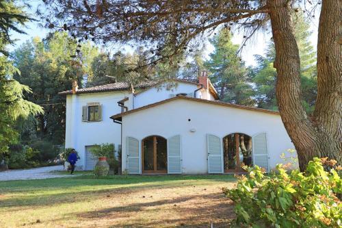 San Quirico Villa Sleeps 8 Pool Wifi