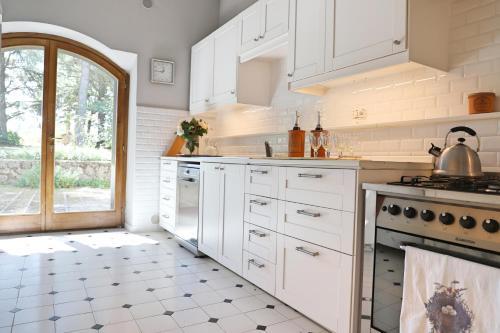 San Quirico Villa Sleeps 8 Pool Wifi