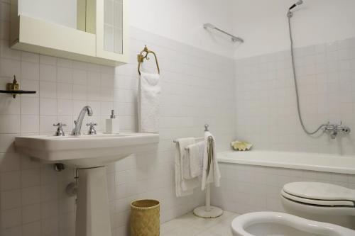 San Quirico Villa Sleeps 8 Pool Wifi
