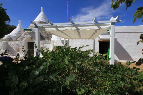 Summer In The Trullo 4 Post Bed Holiday Home