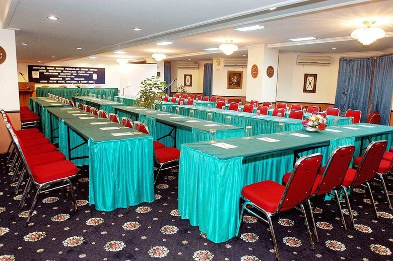 Losari Metro Hotel