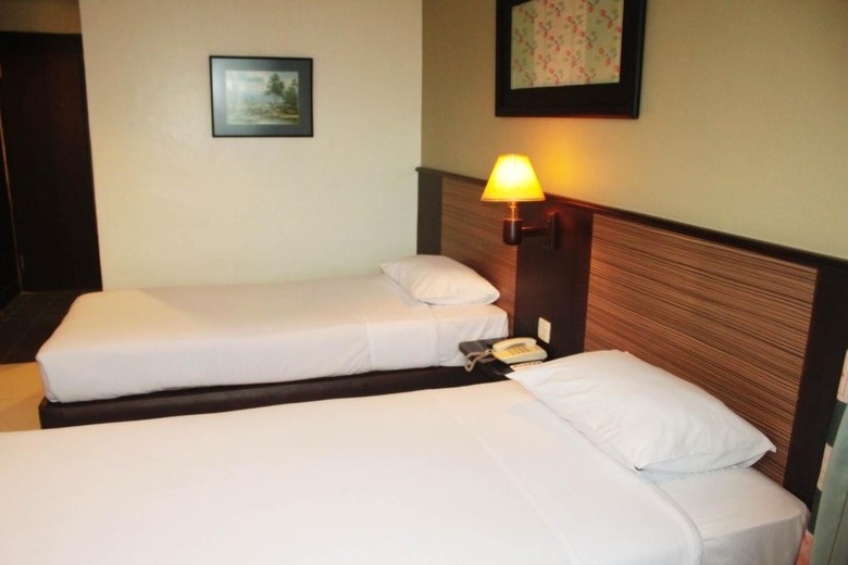 Losari Metro Hotel