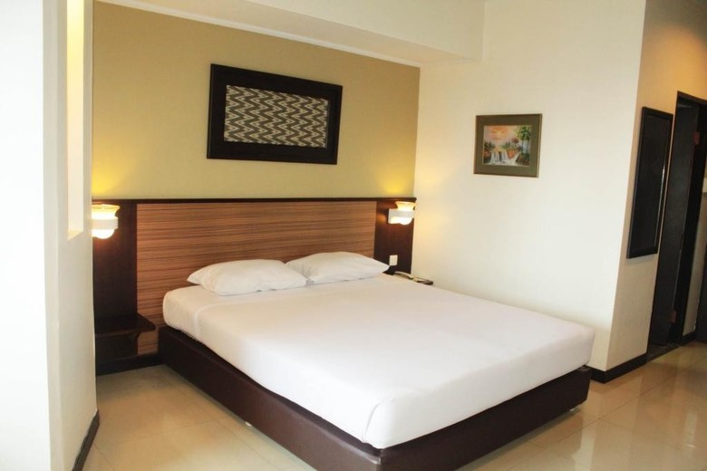Losari Metro Hotel