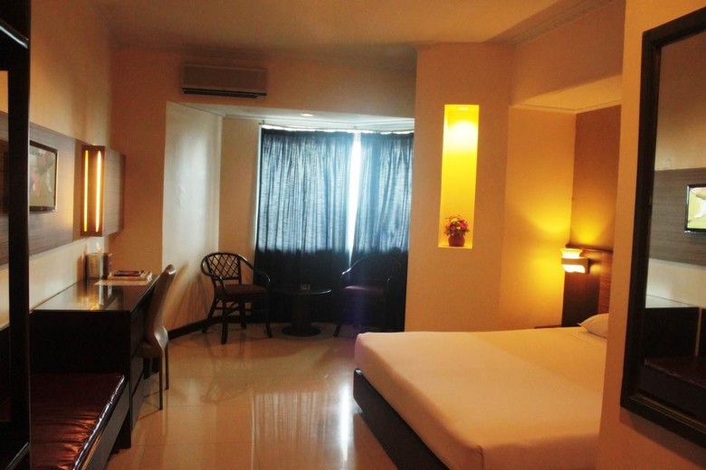 Losari Metro Hotel