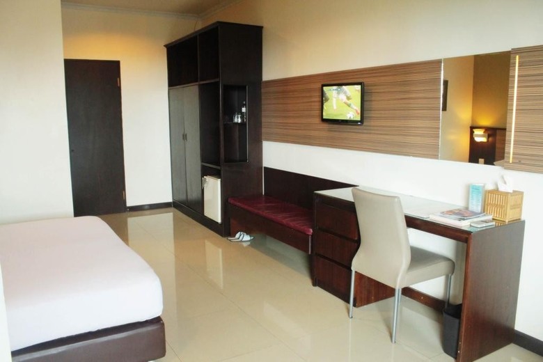 Losari Metro Hotel