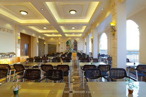 Hotel Grand Town