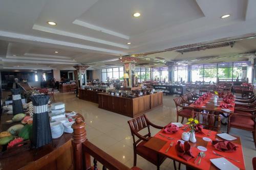 Patra Semarang Convention Hotel