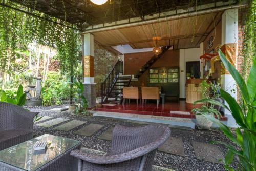 Tropical Bali Hotel