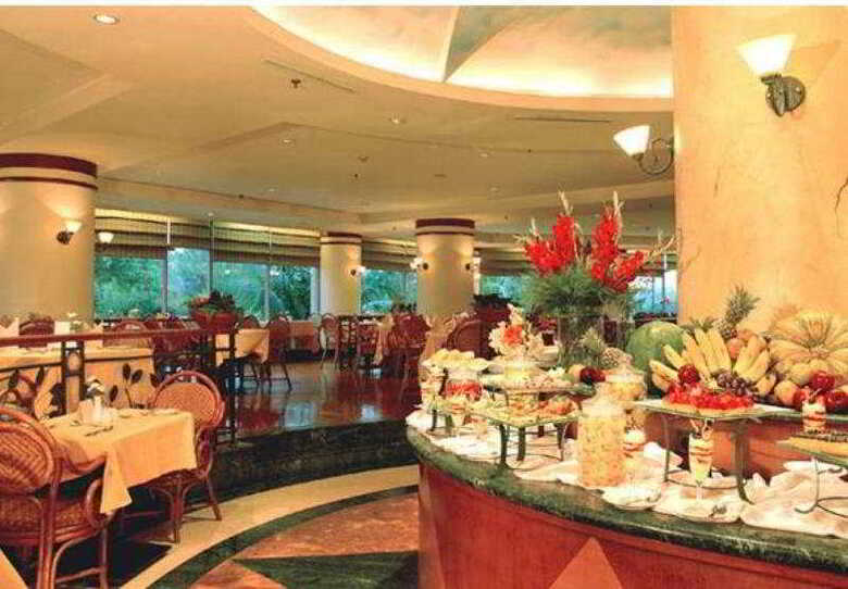 Grand Candi Hotel