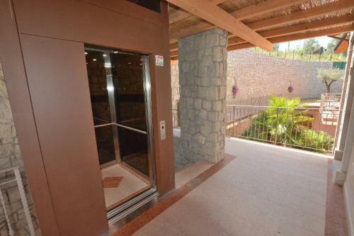 Paradise Apartment With Jacuzzi Lake View
